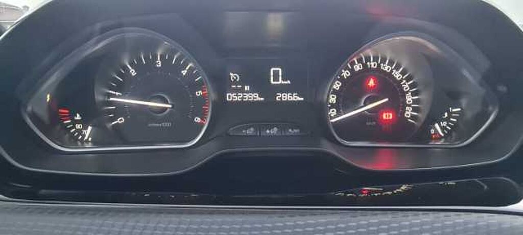 Peugeot 2008 BlueHDi 100 S&S Signature