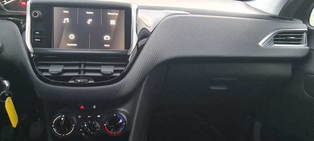 Peugeot 2008 BlueHDi 100 S&S Signature