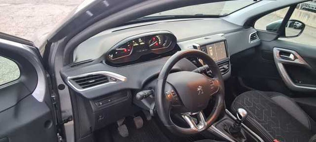 Peugeot 2008 BlueHDi 100 S&S Signature