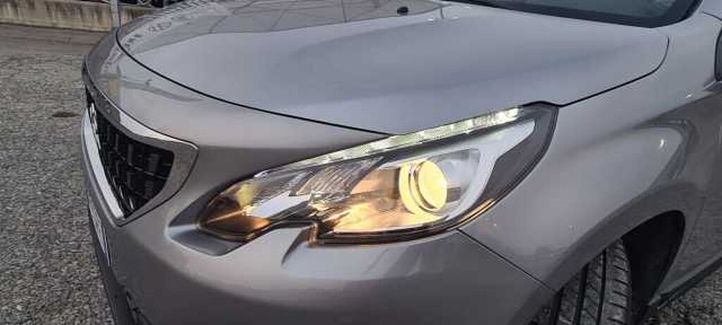 Peugeot 2008 BlueHDi 100 S&S Signature