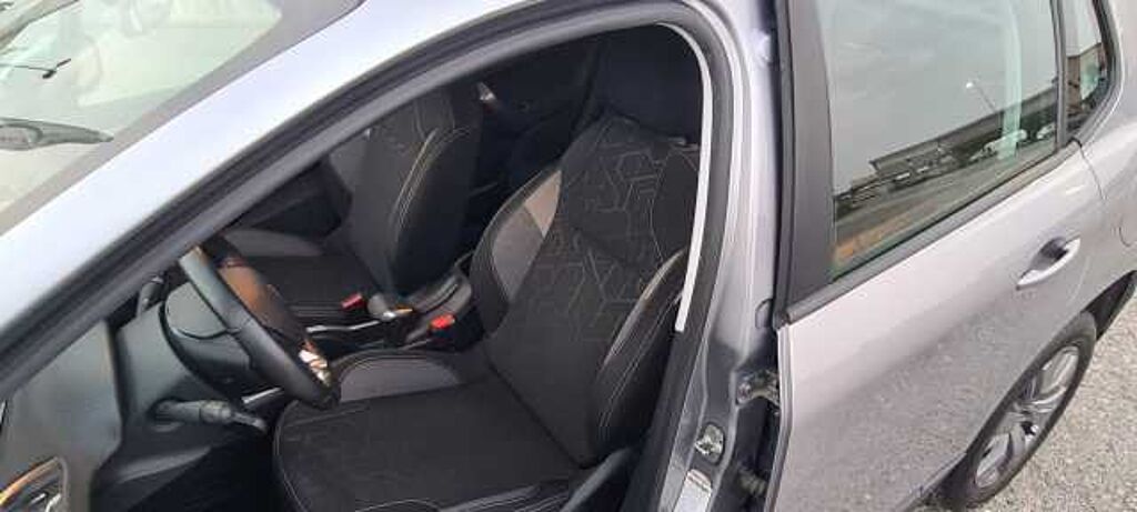 Peugeot 2008 BlueHDi 100 S&S Signature